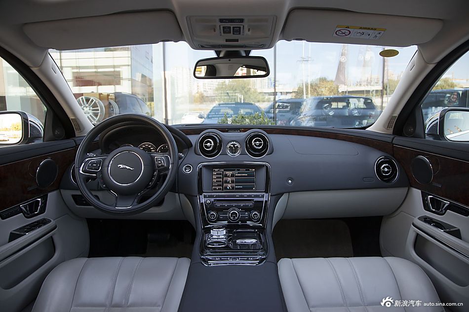 2014款捷豹XJL 3.0 SC四驱全景商务版