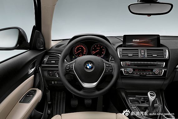 全新宝马1系三门版官方图