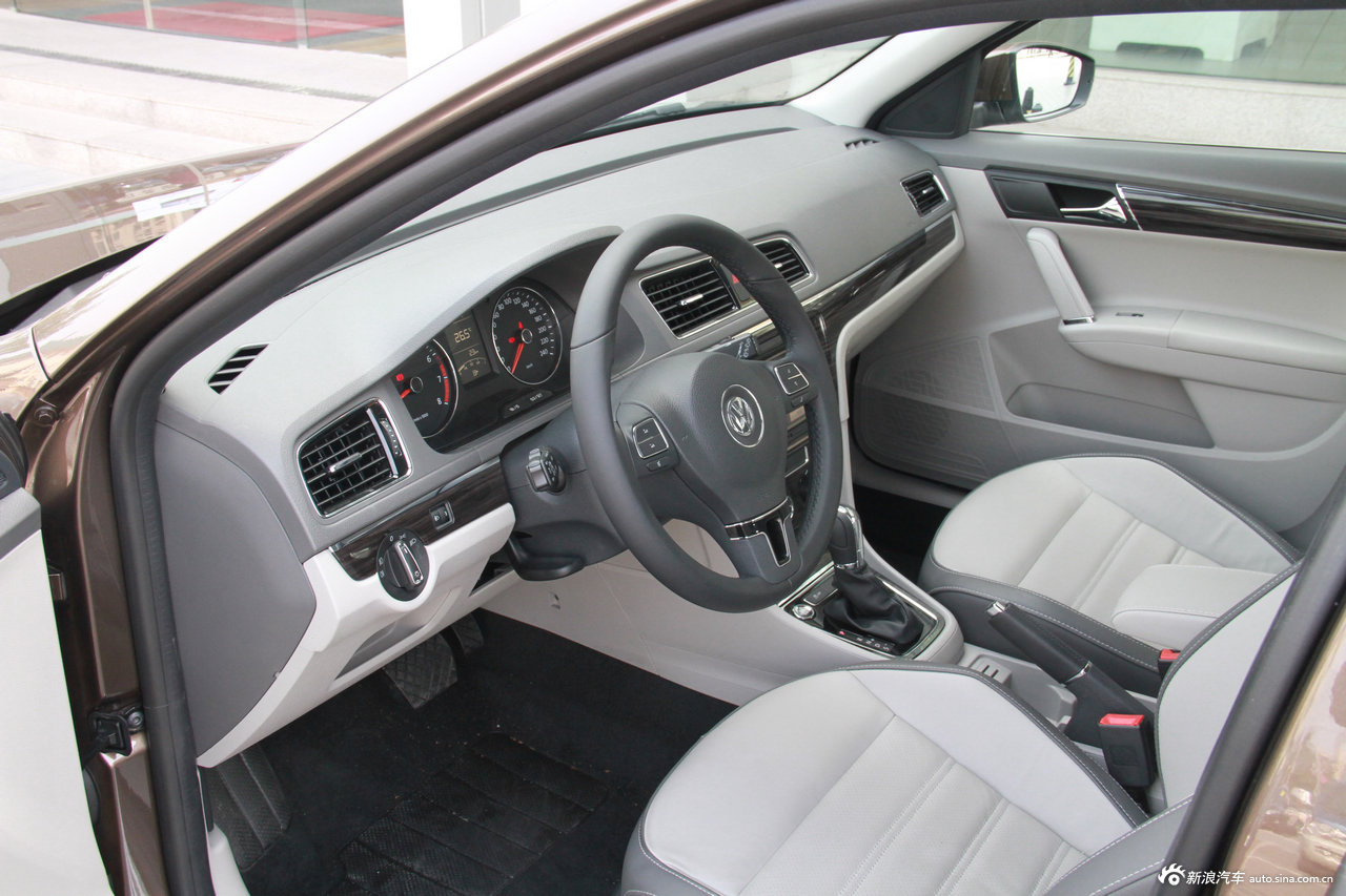 上海大众朗行到店实拍_朗行内饰图片28646779_汽车图库_新浪汽车_新浪