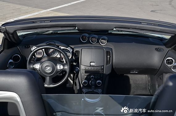 2013款日产370Z 3.7 Roadster