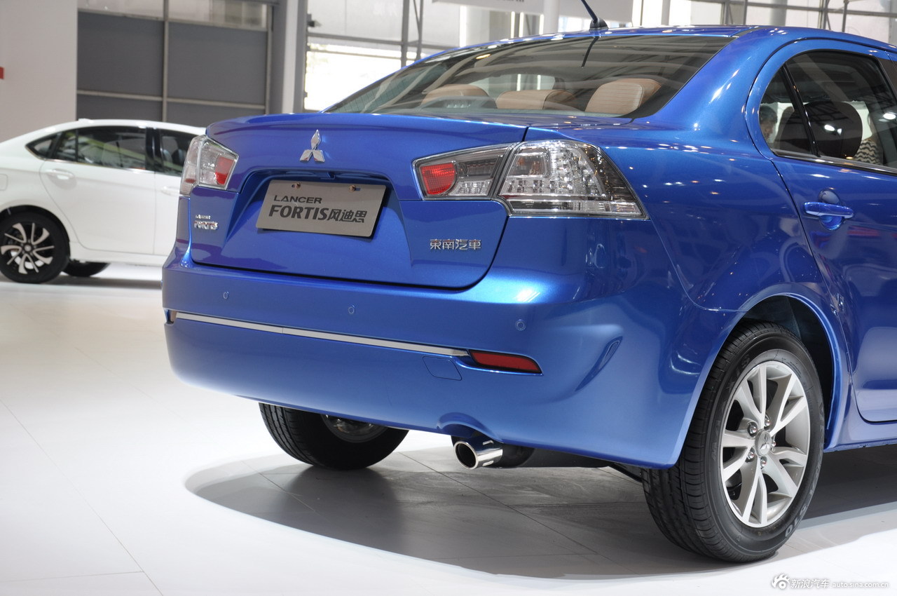 2013成都车展新车实拍:三菱风迪思