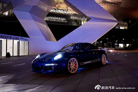 定制版保时捷911 Carrera 4S