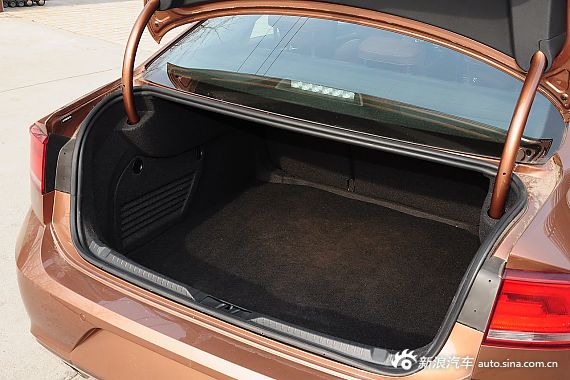 2015款凌渡330TSI DSG自动豪华型