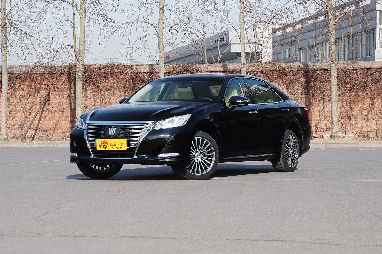 2015款皇冠2.5l自动尊享版