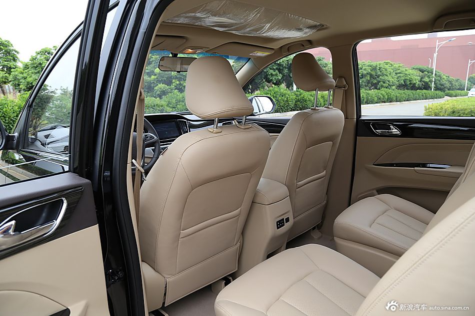 2016款宝骏730 1.5L旗舰版