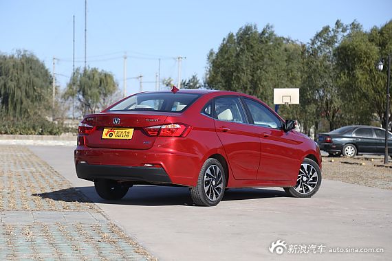 2015款悦翔V7 1.6L自动乐趣型