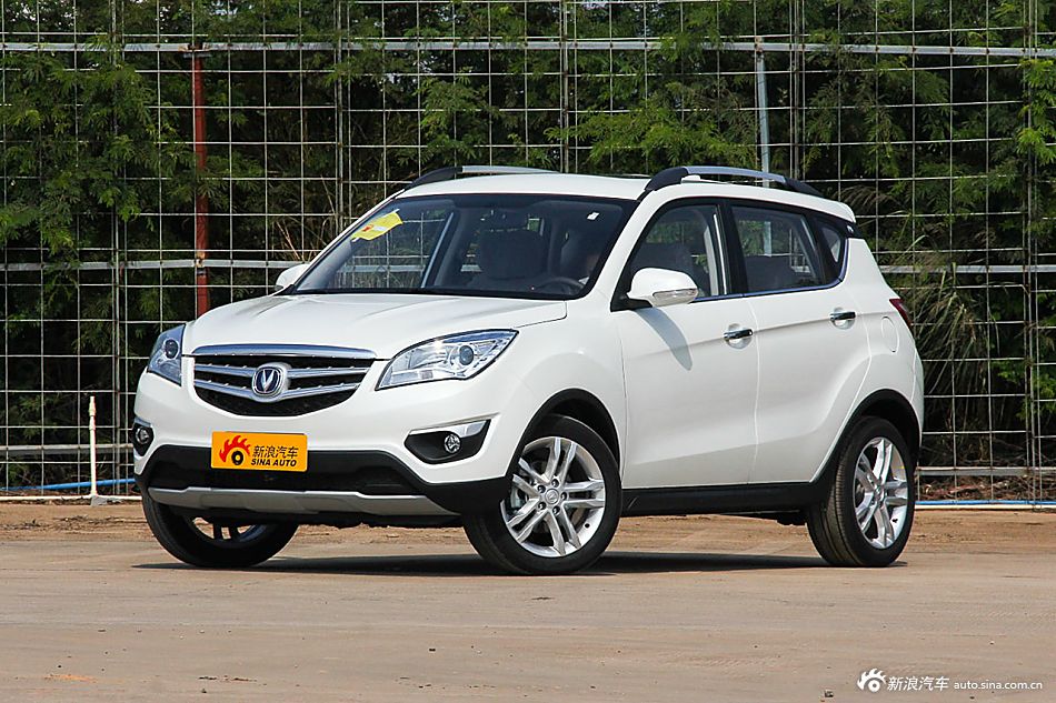 支持国货 长安CS35和中华V3 怎么选