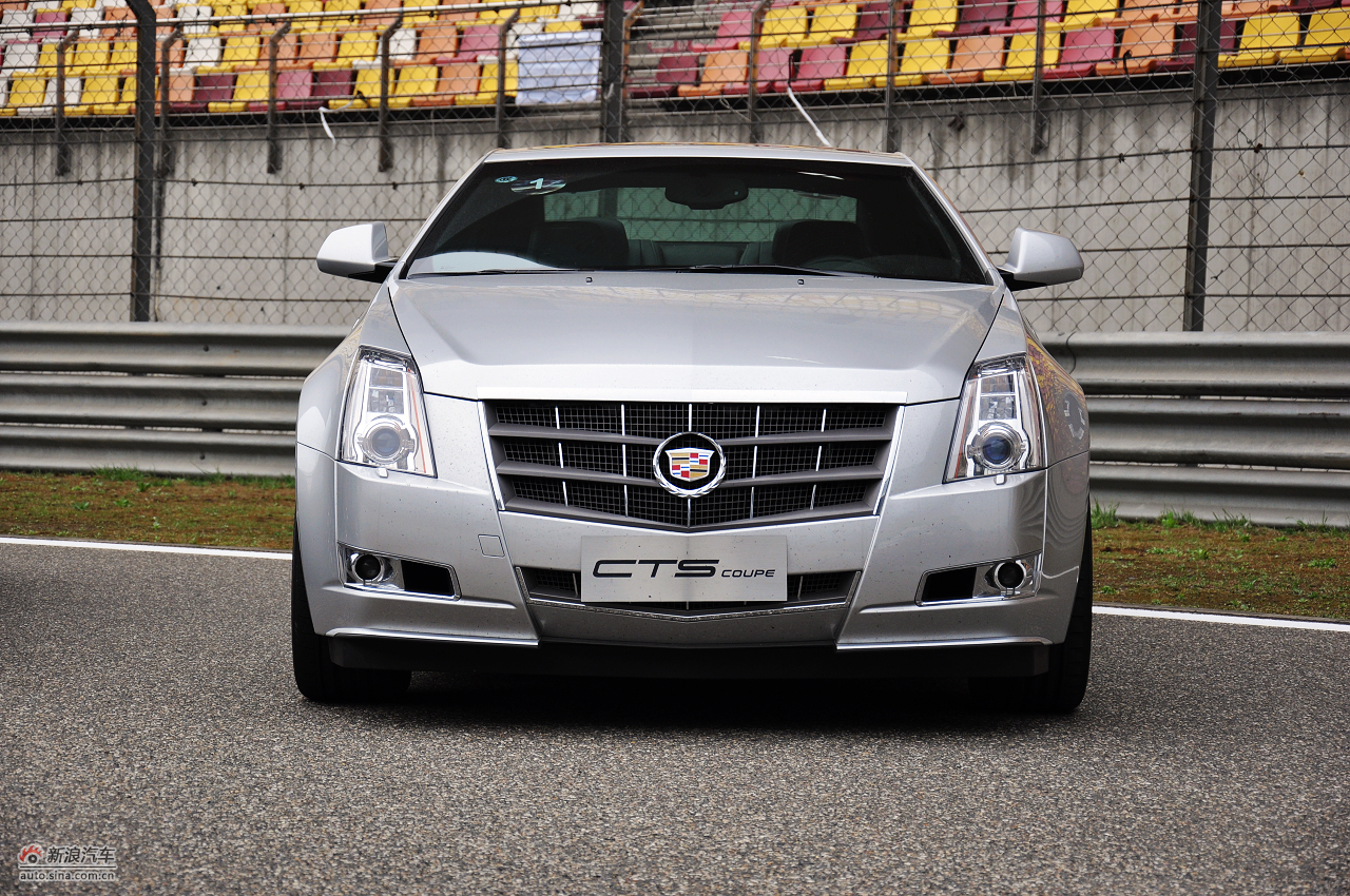 凯迪拉克cts coupe外观
