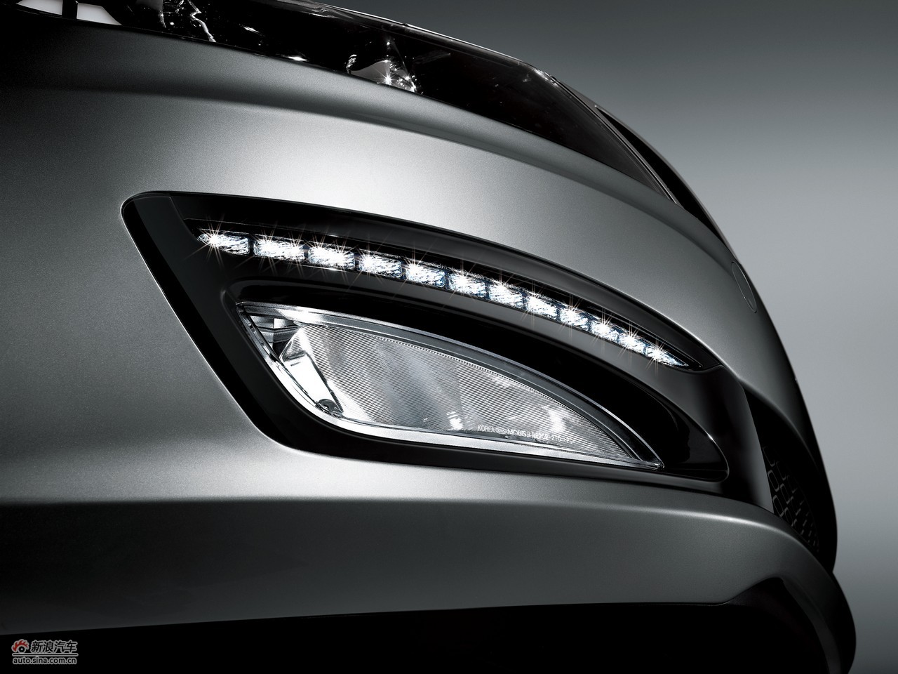 起亚k5ked日间行车灯