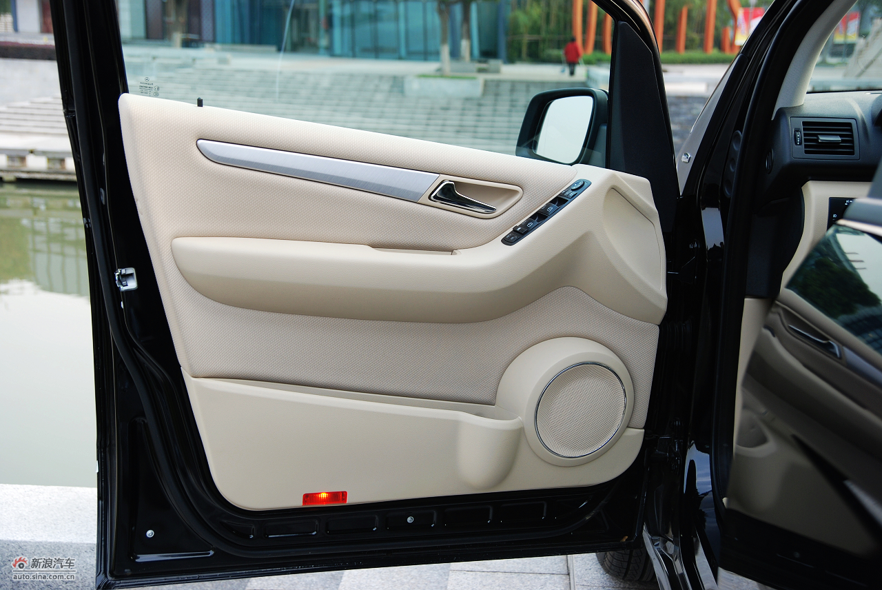 奔驰a级左前车门_奔驰a级内饰图片3347037_汽车图库_新浪汽车_新浪网