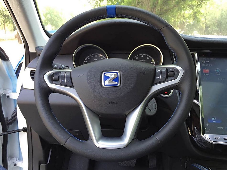 曝众泰SR7星光版实车图