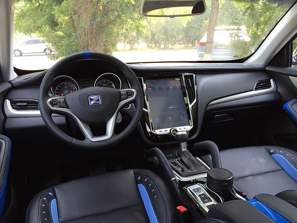 曝众泰SR7星光版实车图