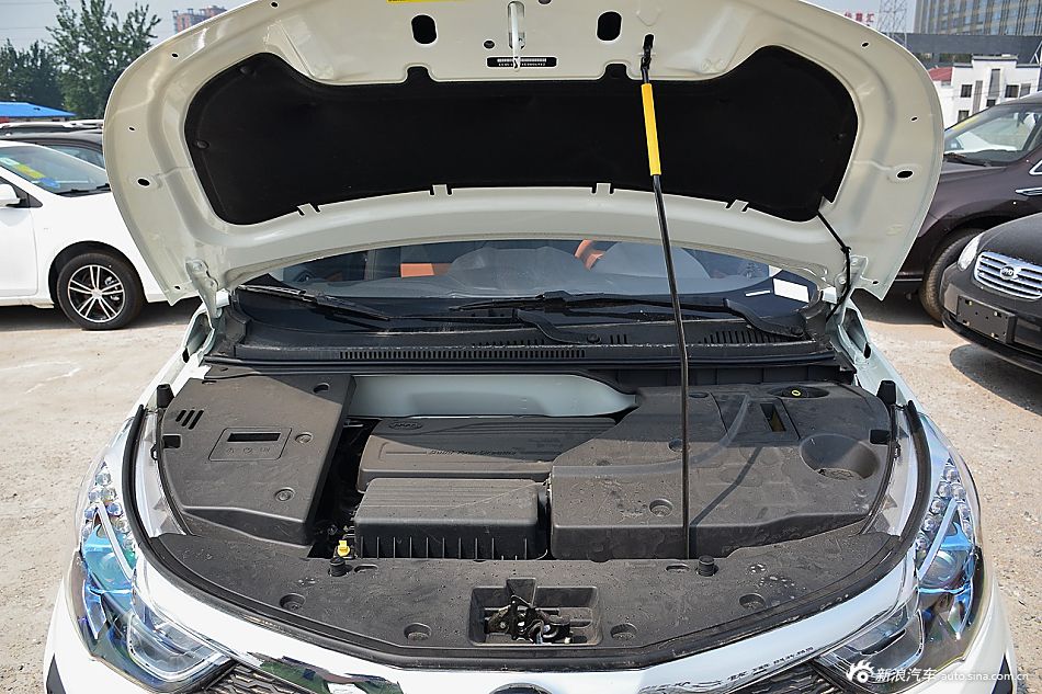 2016款比亚迪元1.5L手动尊贵型