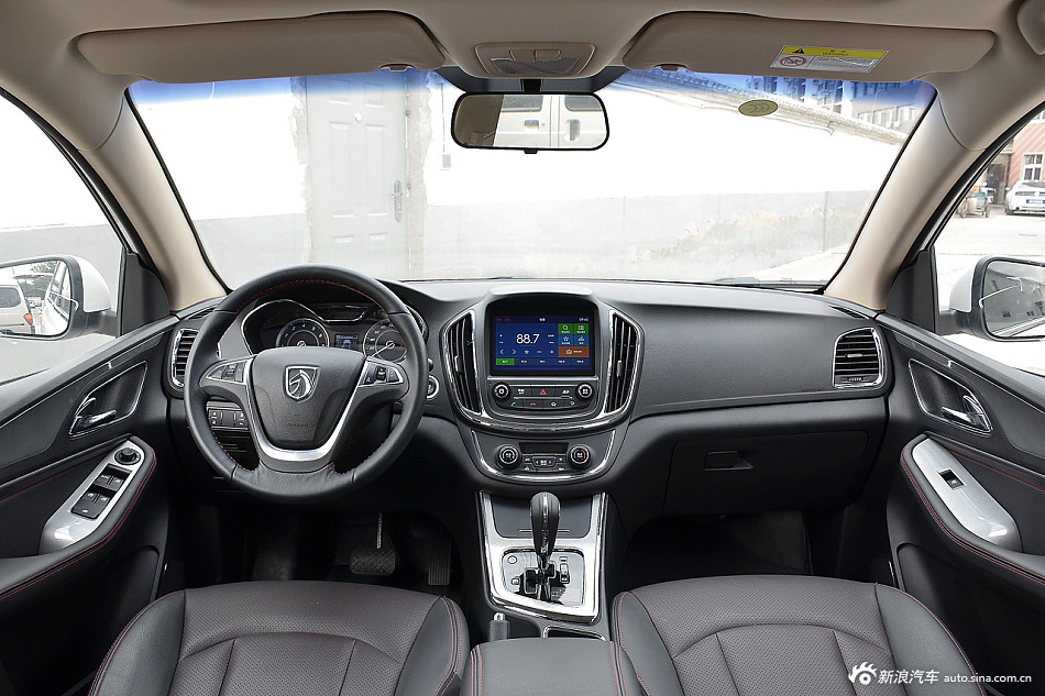 2016款宝骏560 1.8L手动豪华型