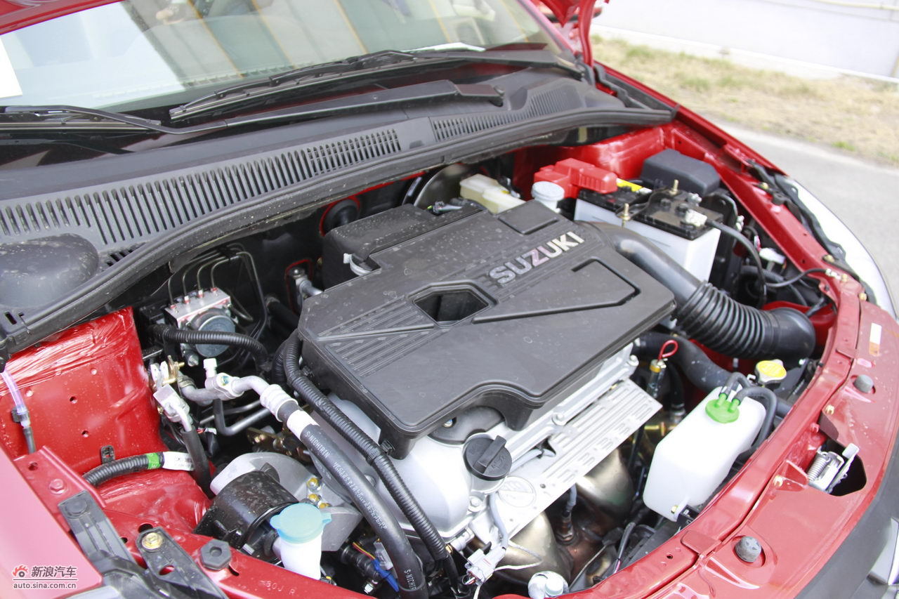 2011款天语sx4两厢发动机