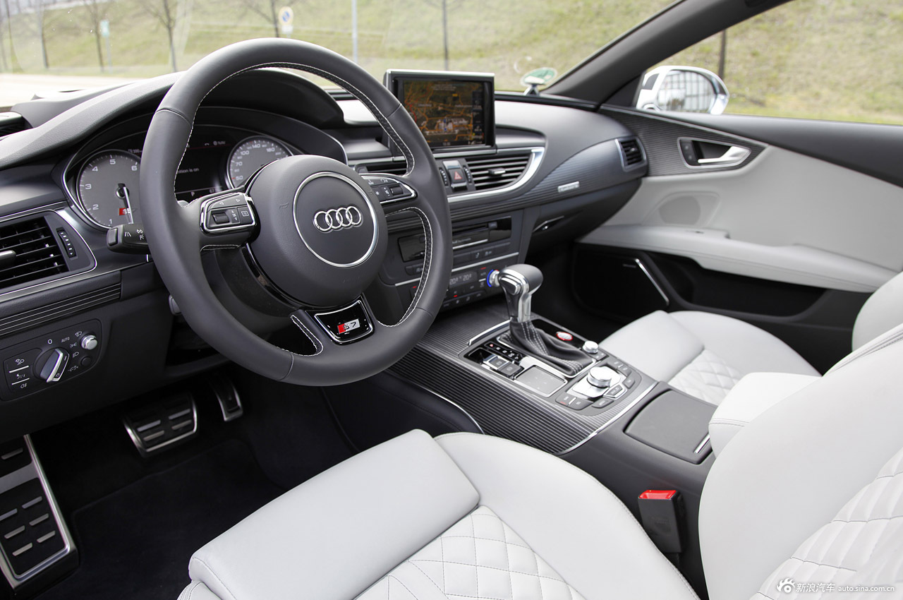 2013款奥迪s7内饰