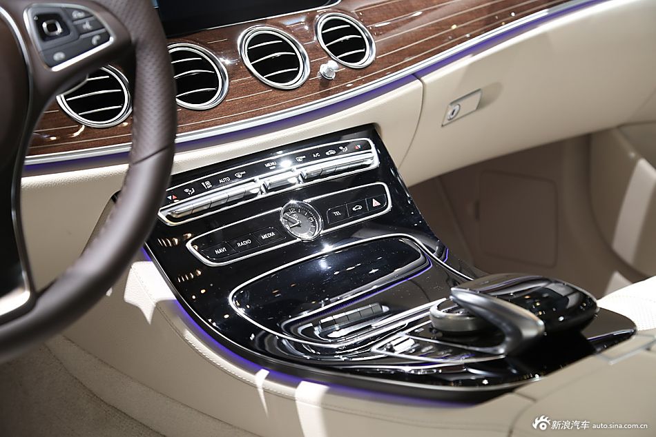 偏向商务范儿 全新奔驰E级