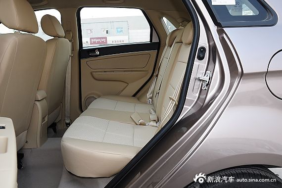 2015款绅宝D20自动两厢1.5L自动乐天版