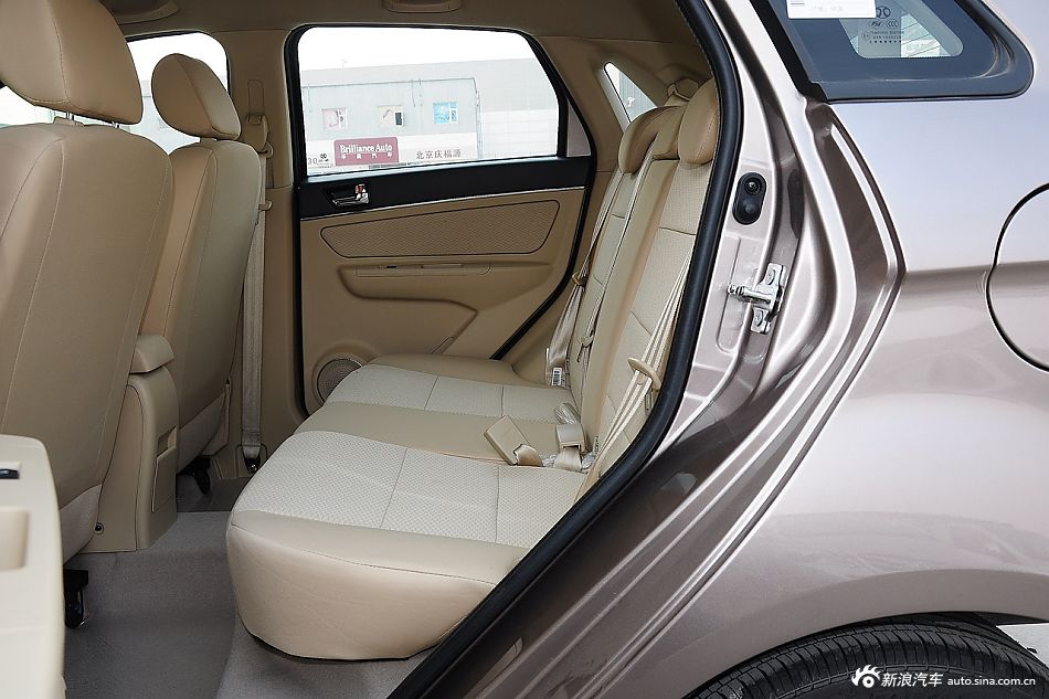 2015款绅宝D20自动两厢1.5L自动乐天版