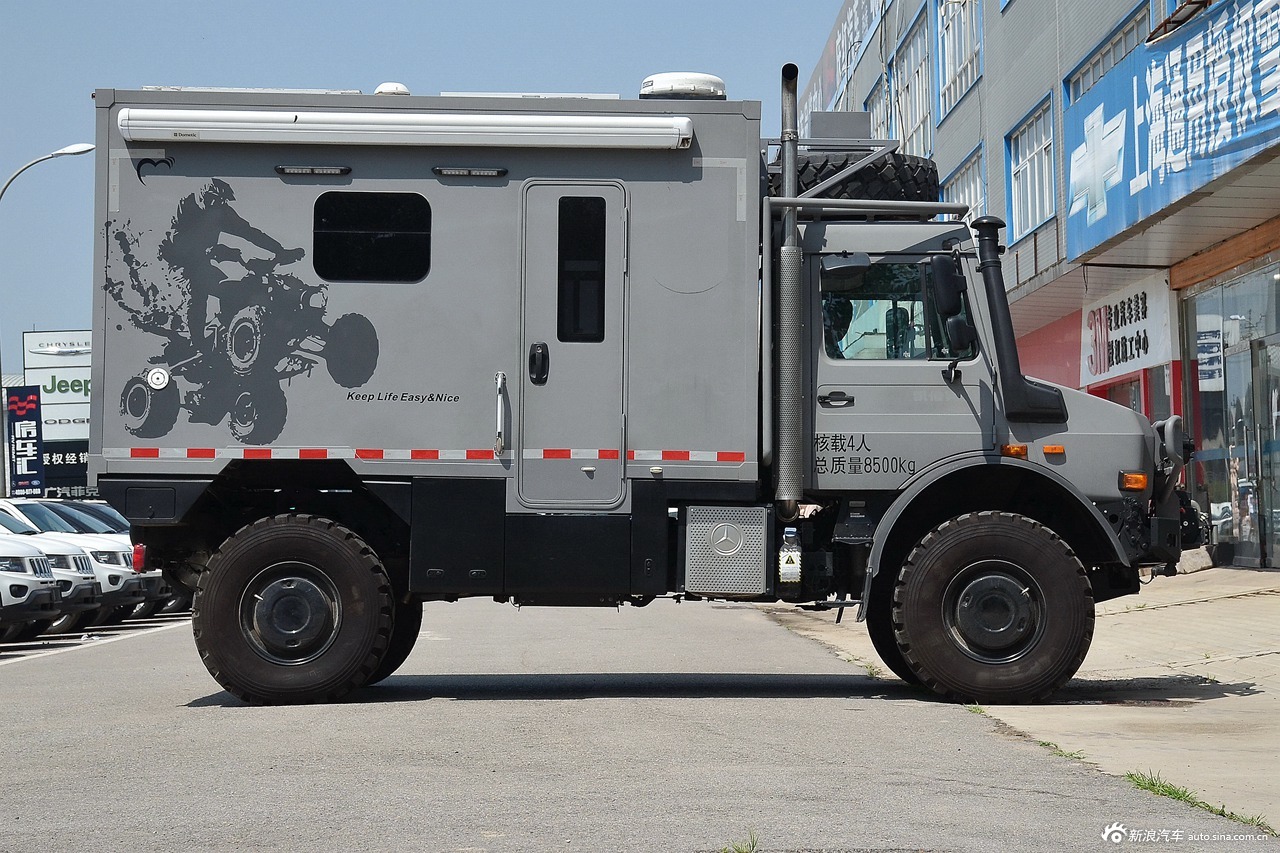 不惧一切的陆地怪兽.实拍体验奔驰乌尼莫克