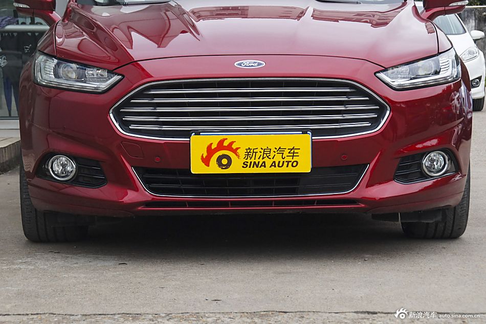 2013款蒙迪欧 2.0T自动240旗舰型