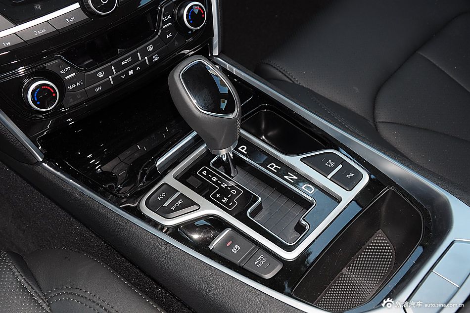 2015款吉利博瑞GC9 1.8T自动舒适型