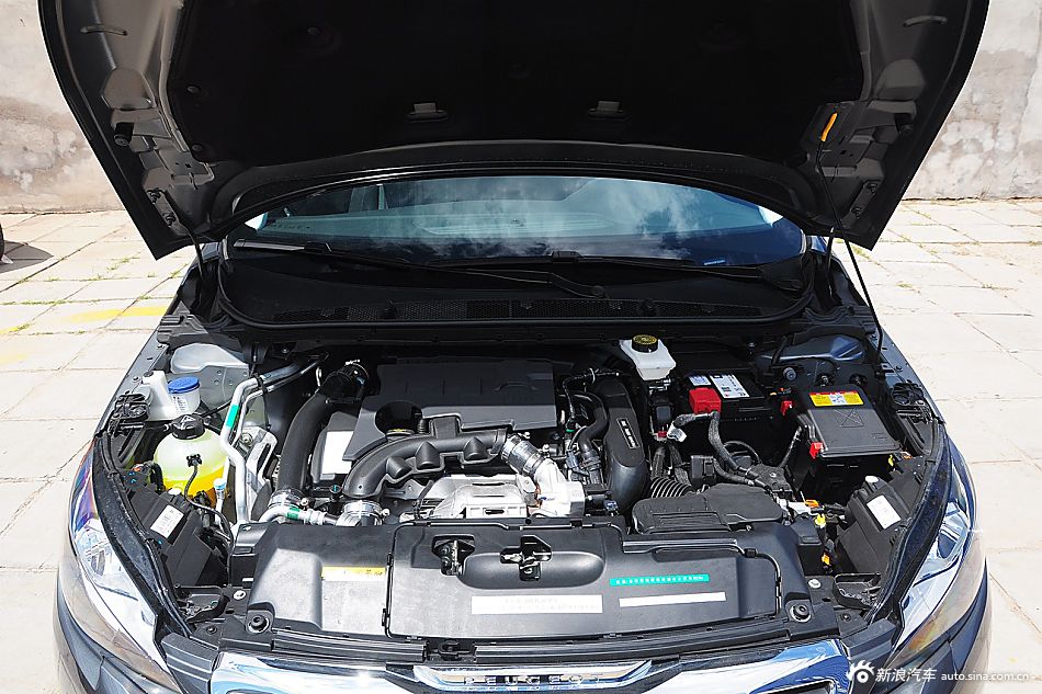 2015款东风标致308S 1.6T自动劲驰版