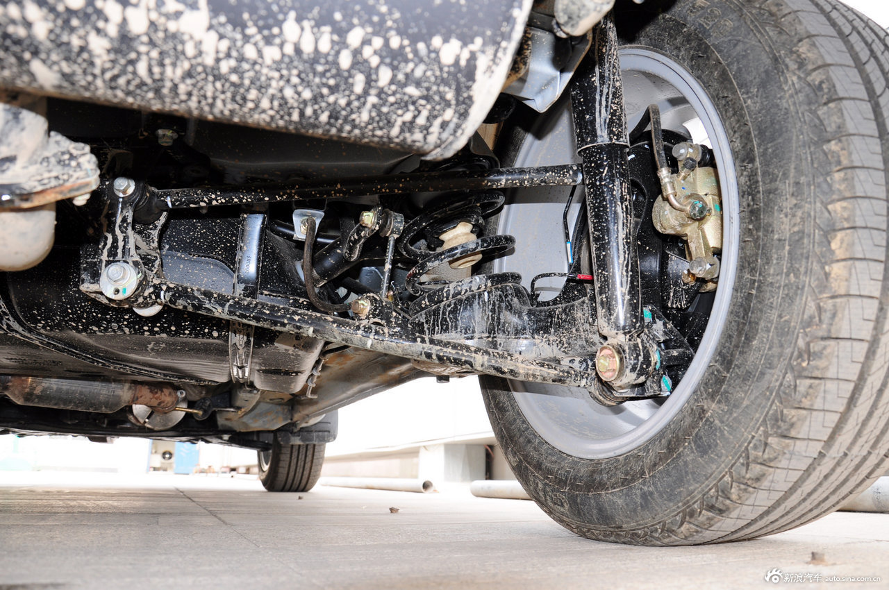 2012款瑞虎精英版实拍_瑞虎底盘图片14837353_汽车图库_新浪汽车_新浪