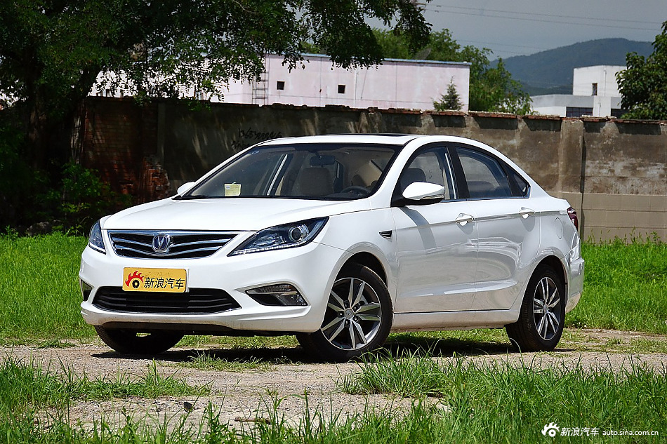 2016款逸动1.6L自动风尚型