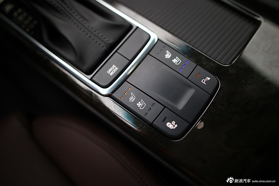 2016款起亚K5 2.0T 自动LUXURY