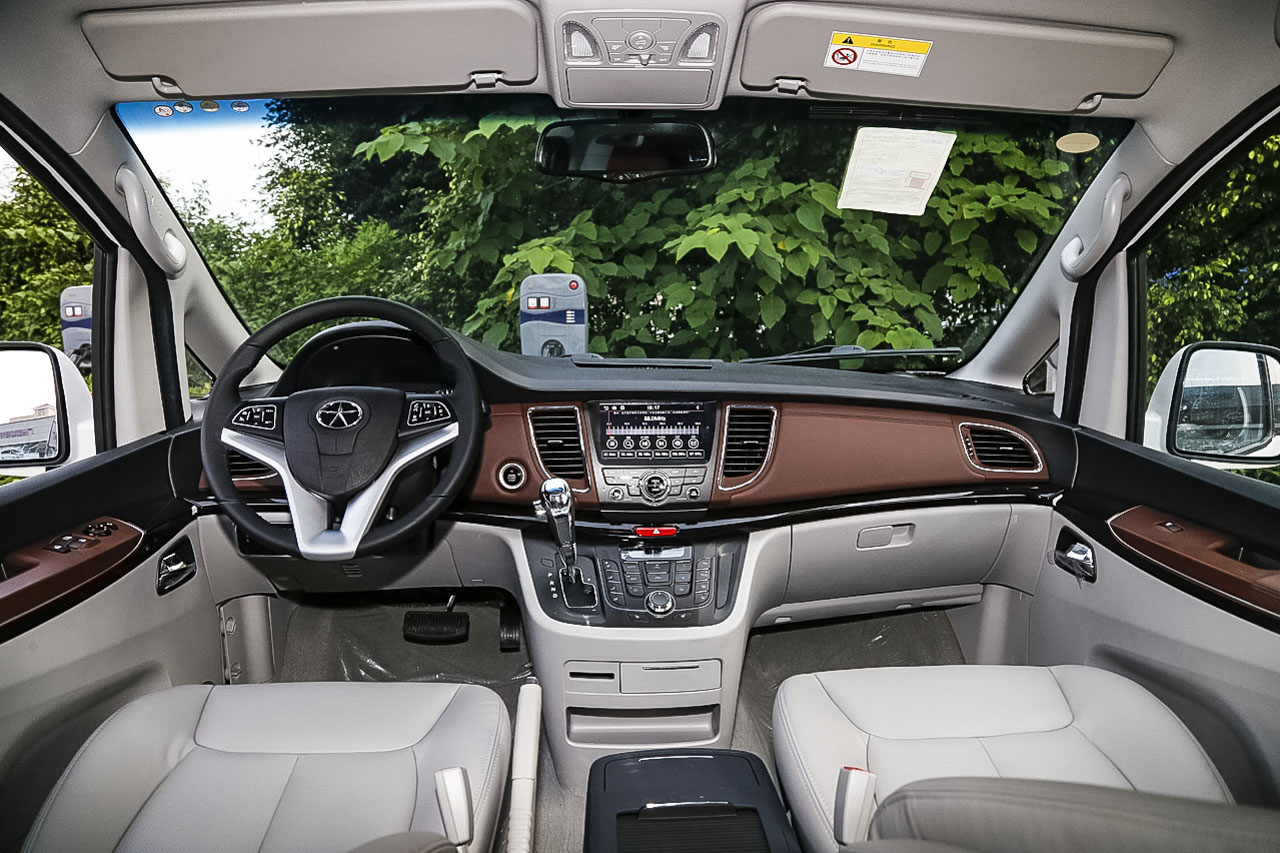 2016款瑞风m5 2.0t自动汽油公务版