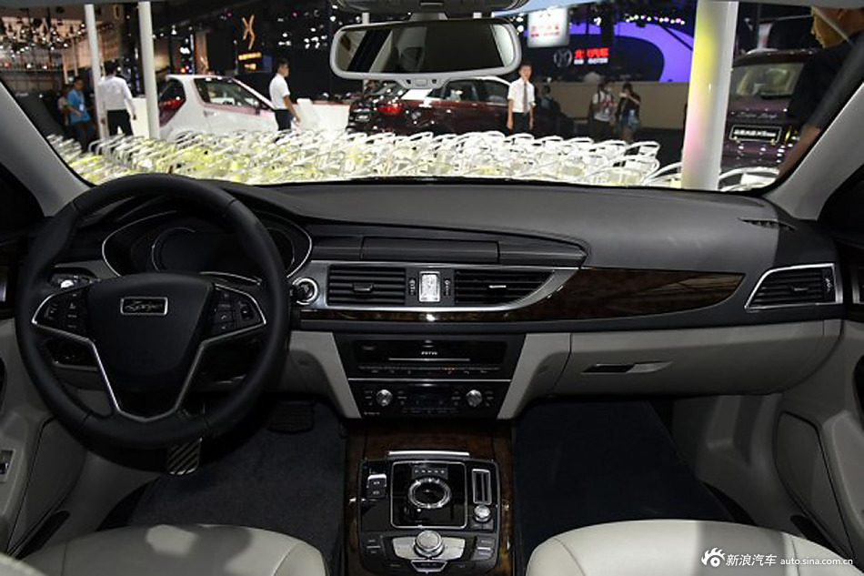 众泰Z700 G20公务版15.88万元