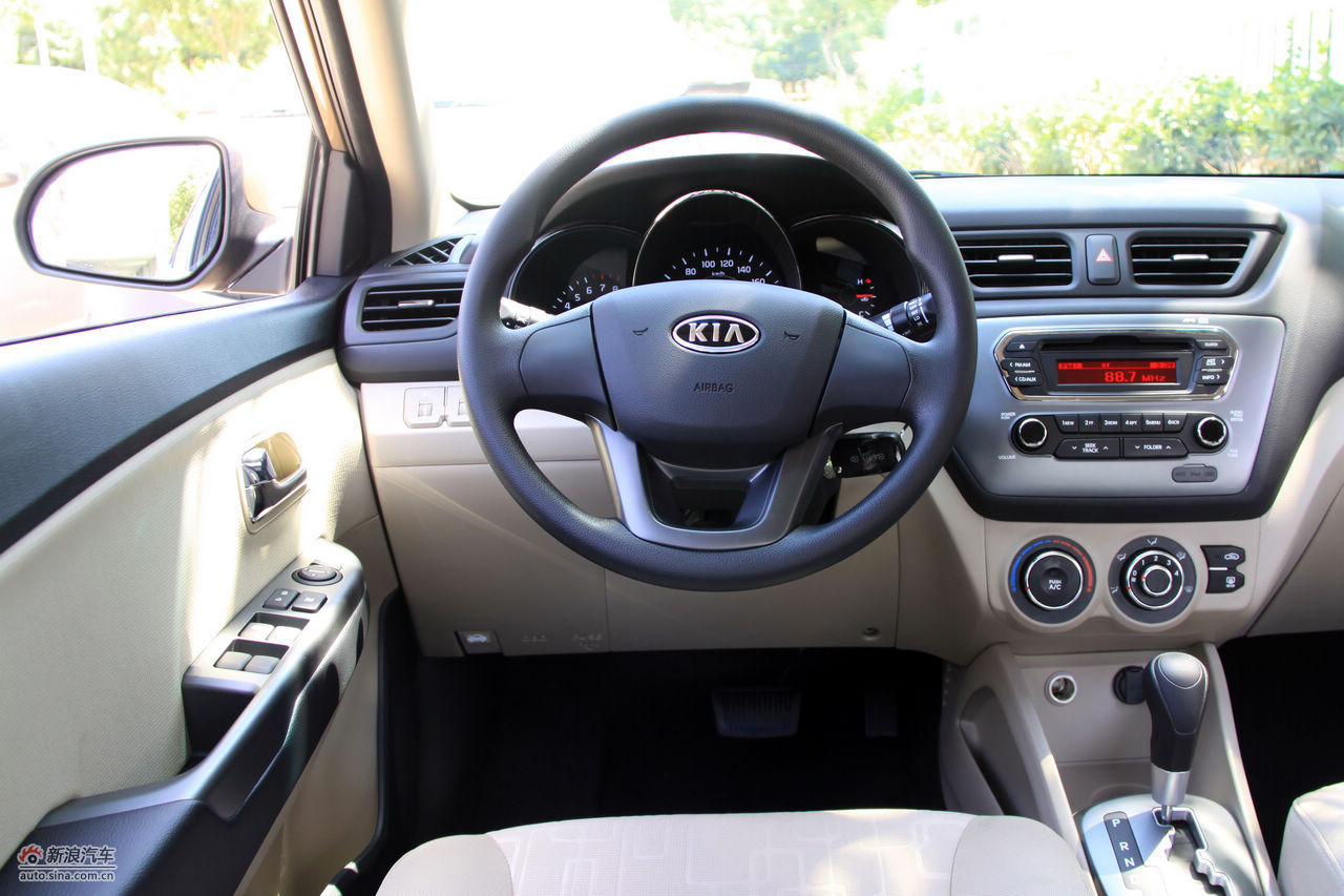 2011款起亚k2实拍_起亚k2内饰图片6517491_汽车图库_新浪汽车_新浪网