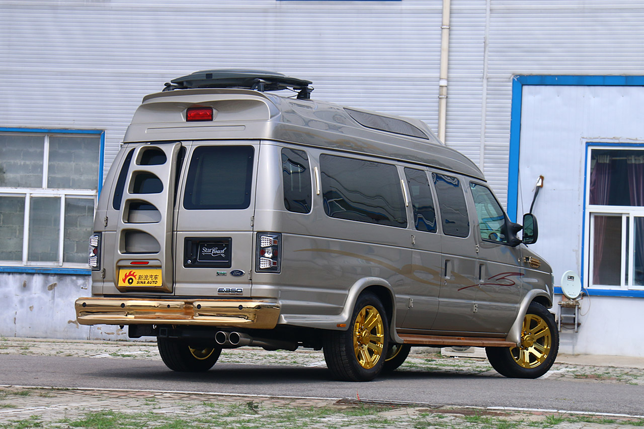 【煎饼侠座驾 实拍福特e350黄金版】e350综合图 -新浪汽车