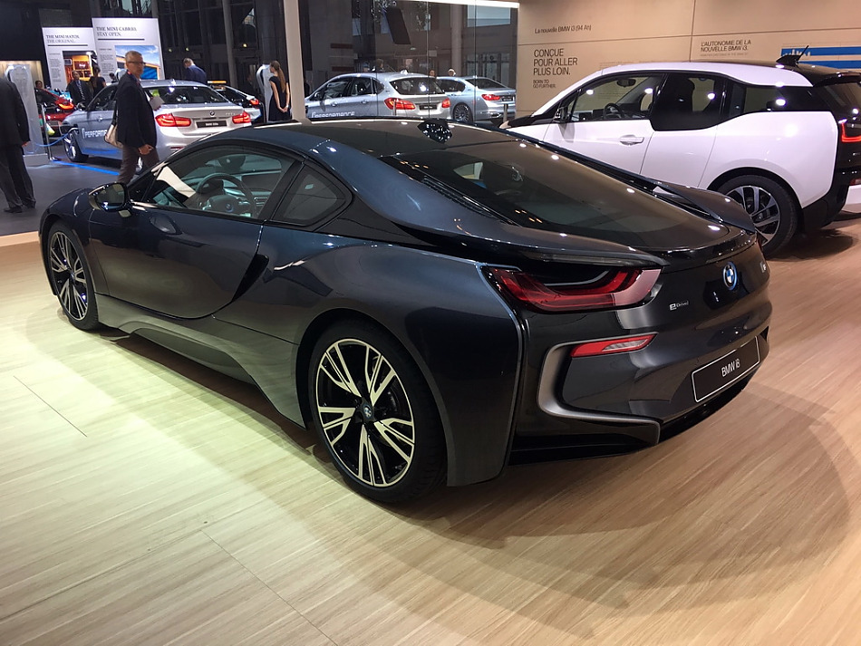 巴黎车展：宝马i8特别版发布