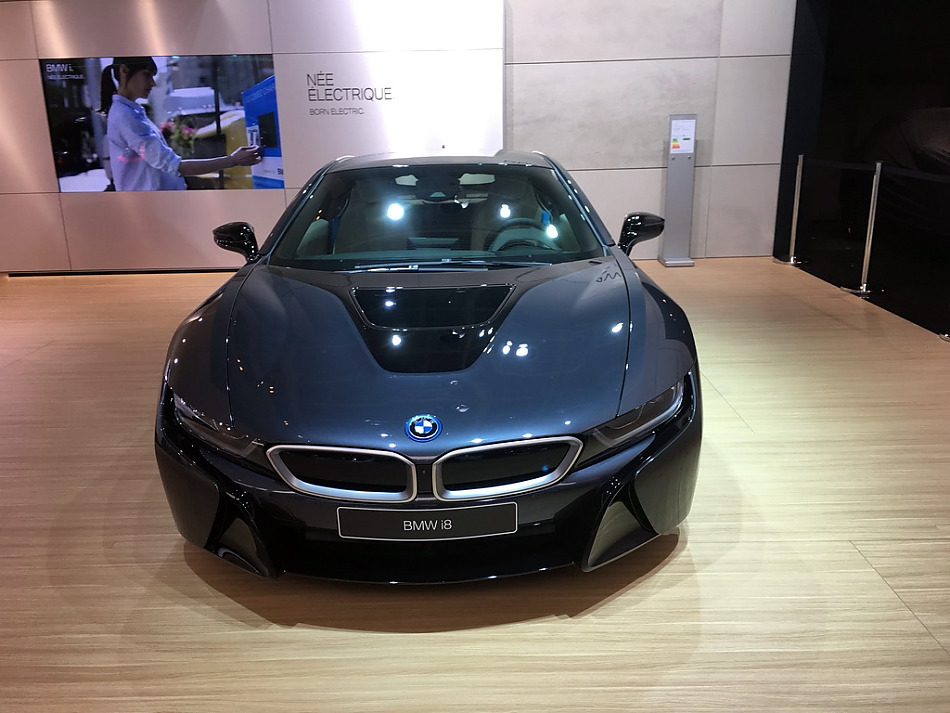 宝马i8多少钱 _宝马i8多少钱2022款落地价-第2张图片-潮百科