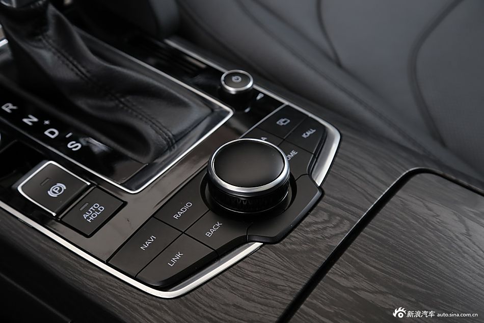 2016款宝沃BX7 2.0T自动26T两驱豪华版5座