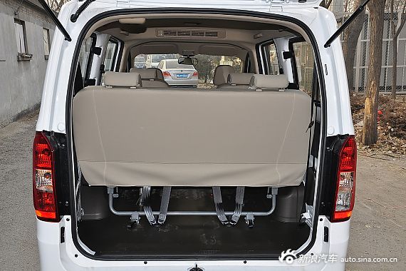 2015款 五菱宏光V1.5L手动标准型