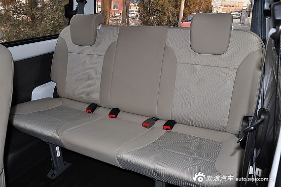 2015款 五菱宏光V1.5L手动标准型