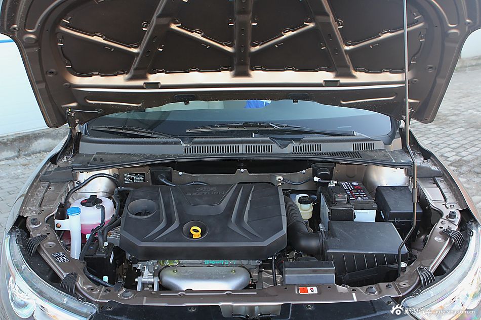 2016款奔腾B30 1.6L自动豪华型