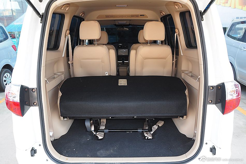 2014款北汽威旺M30 CROSS