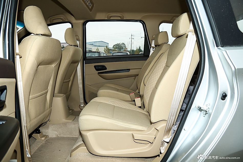 2015款五菱宏光S1 1.5L手动标准型