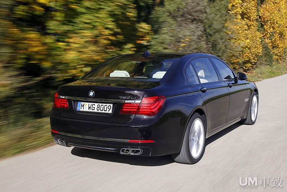 马力铺路 宝马v12引擎诞生25周年