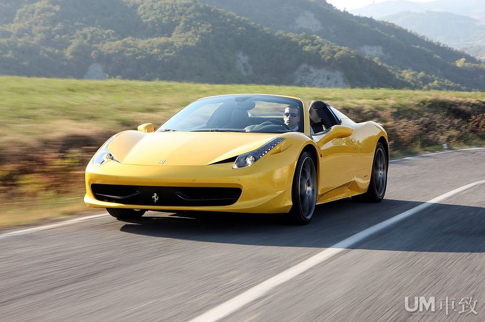 法拉利458 spider