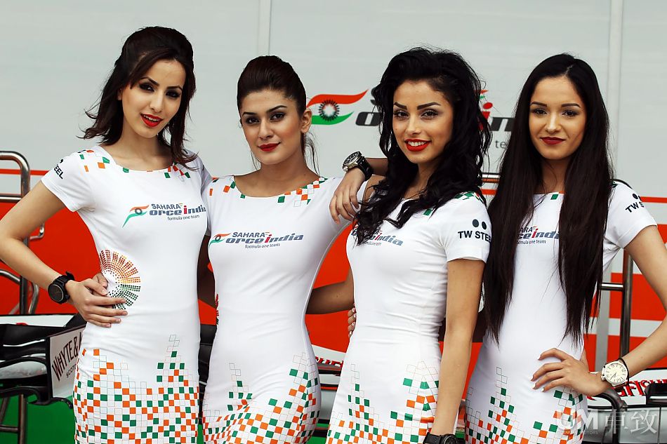 f1英国银石赛道美女模特图赏