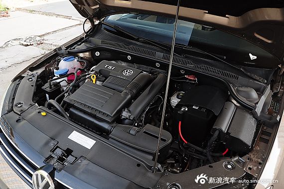 2015款速腾230TSI手动豪华型