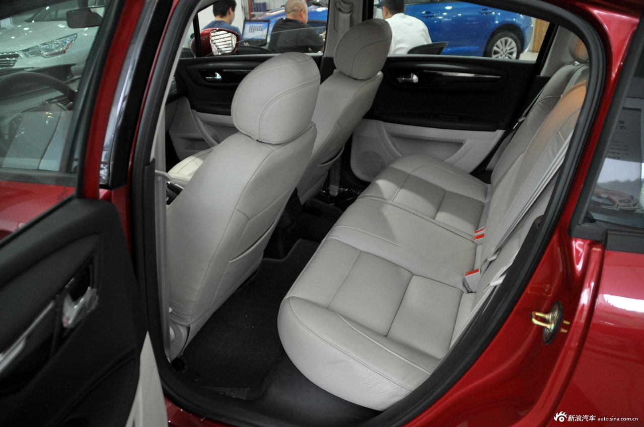2013款世嘉_世嘉空间图片29047813_汽车图库_新浪汽车_新浪网