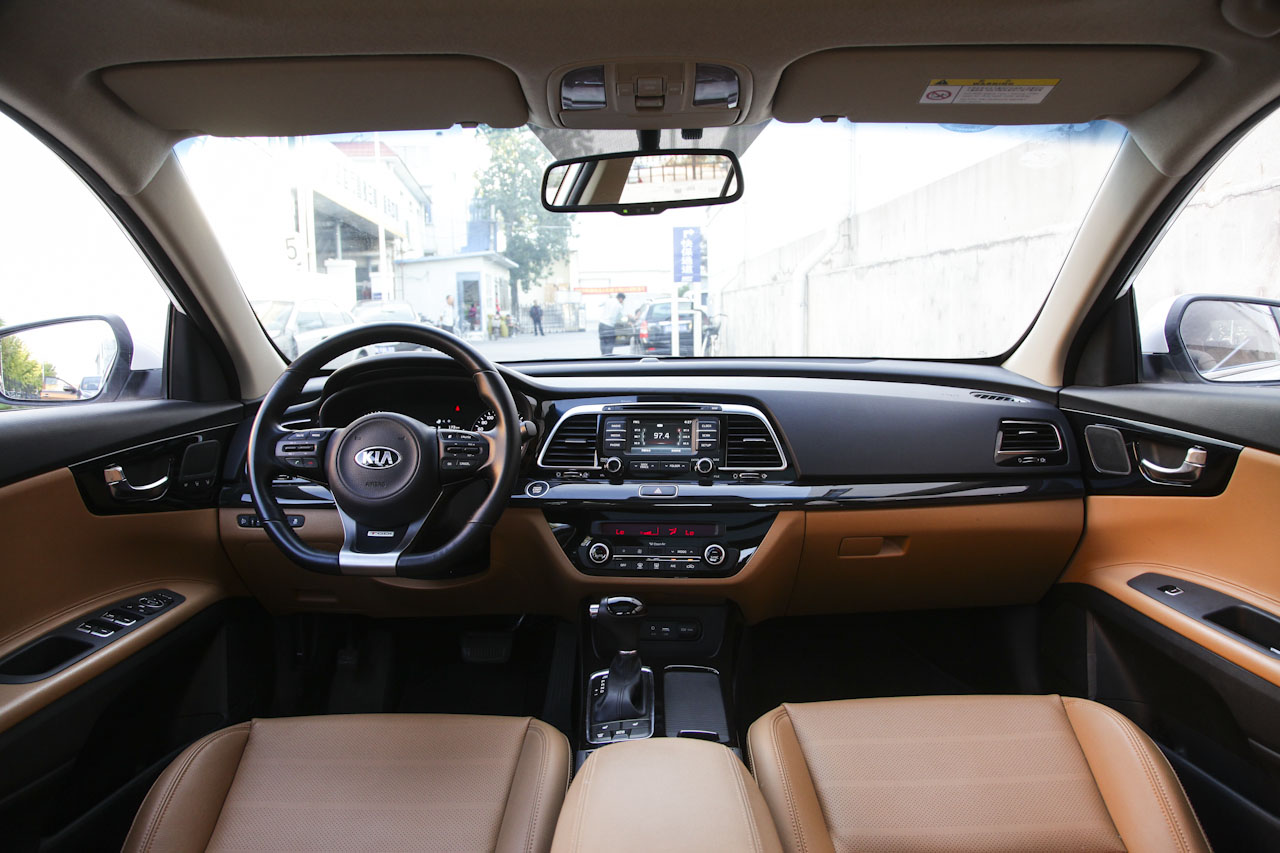 2014款起亚k4 1.8l自动lux