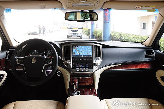 2015款皇冠2.5L自动尊享版