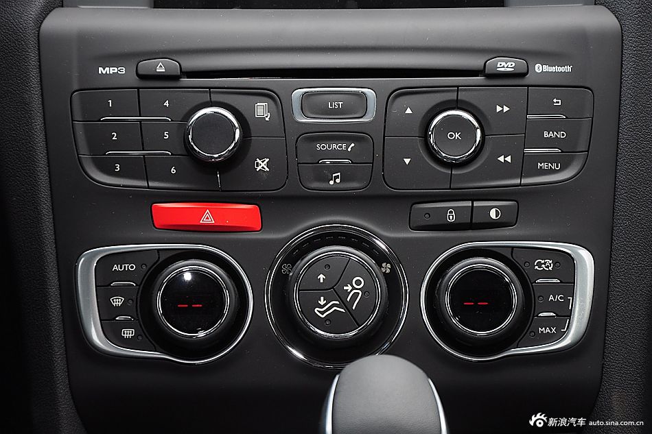 2015款雪铁龙C4L 1.6T自动尊贵版